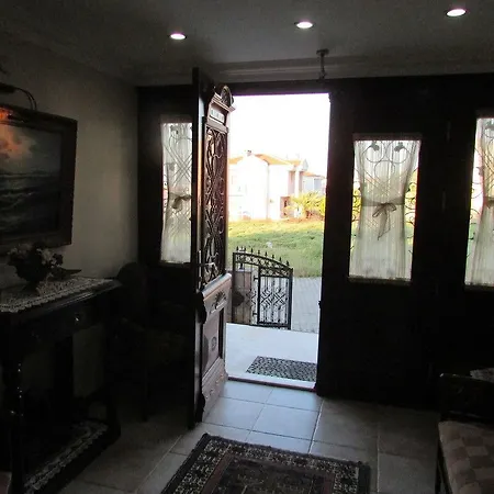 Suinn Cunda Konukevi 2*