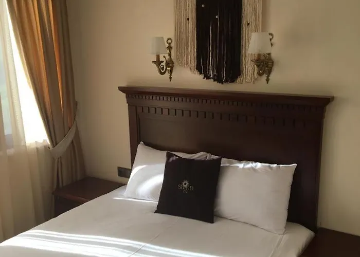 Suinn Cunda Gasthuis 2*